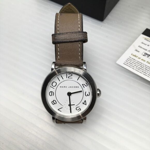 Marc Jacobs Chrome Riley Watch with Brown Band G1 - Picture 6 of 7